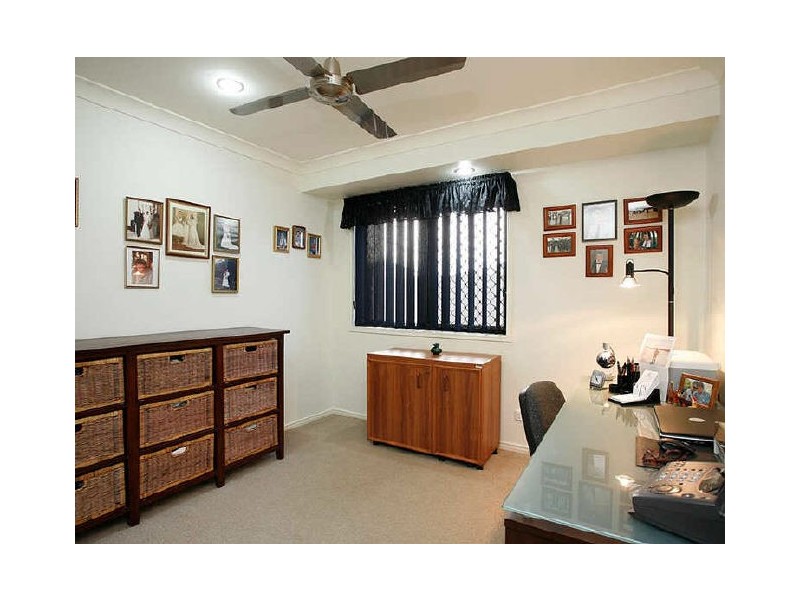 8 Bondi Court, Sandstone Point QLD 4511