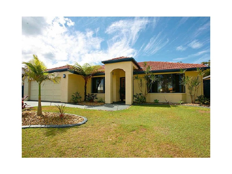 4 Albatross Court, Banksia Beach QLD 4507