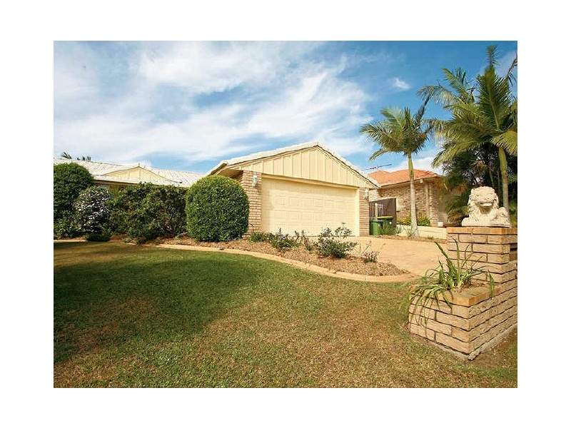 3 Sunbrite Court, Sandstone Point QLD 4511