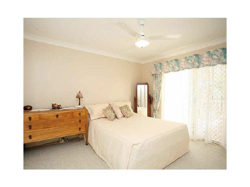 3 Sunbrite Court, Sandstone Point QLD 4511