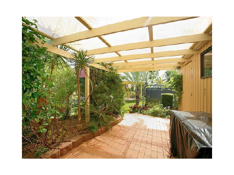 3 Sunbrite Court, Sandstone Point QLD 4511