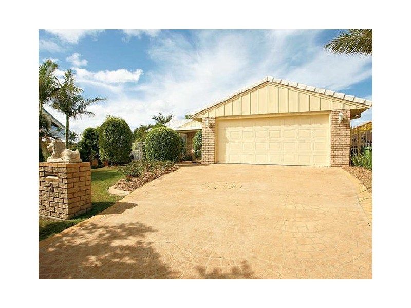3 Sunbrite Court, Sandstone Point QLD 4511