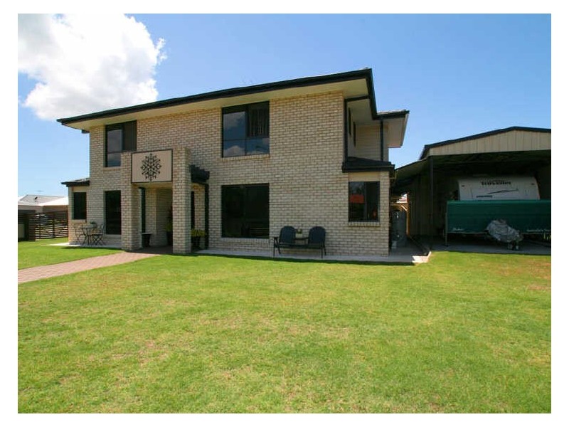 2 Bondi Court, Sandstone Point QLD 4511