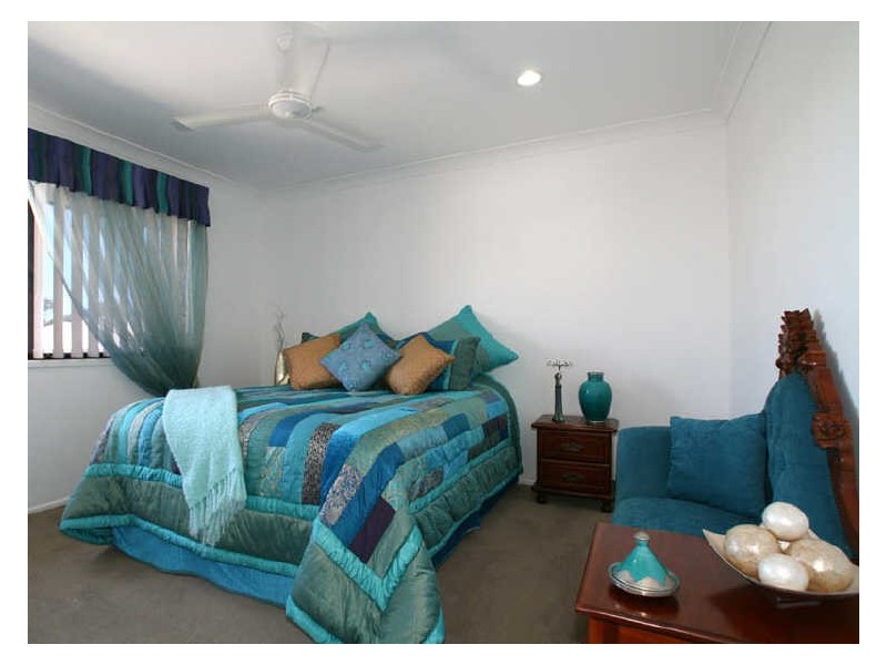 2 Bondi Court, Sandstone Point QLD 4511