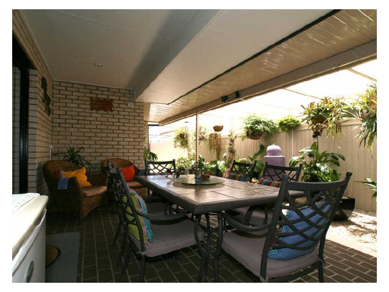 2 Bondi Court, Sandstone Point QLD 4511