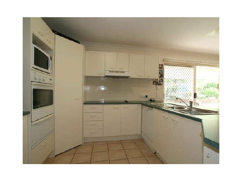 37 Smout Court, Sandstone Point QLD 4511