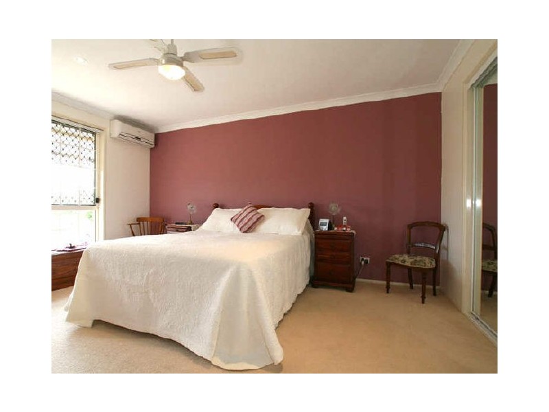 37 Smout Court, Sandstone Point QLD 4511