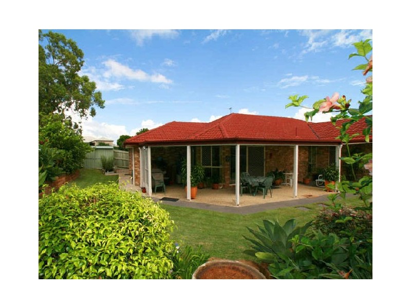 37 Smout Court, Sandstone Point QLD 4511