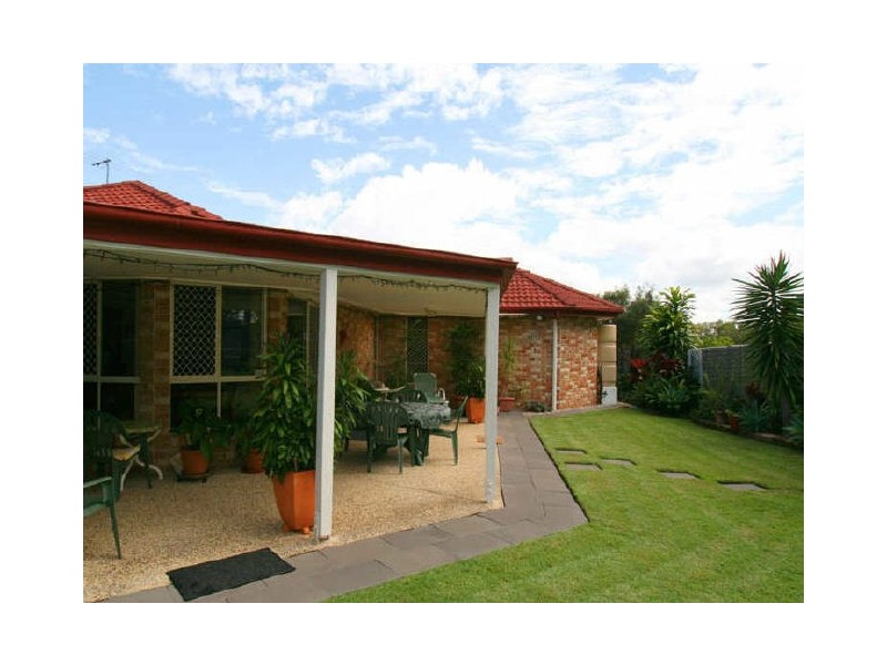 37 Smout Court, Sandstone Point QLD 4511