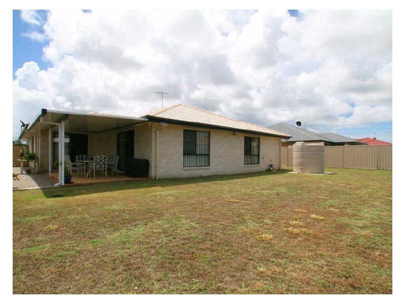 20 Middle Cove Court, Sandstone Point QLD 4511