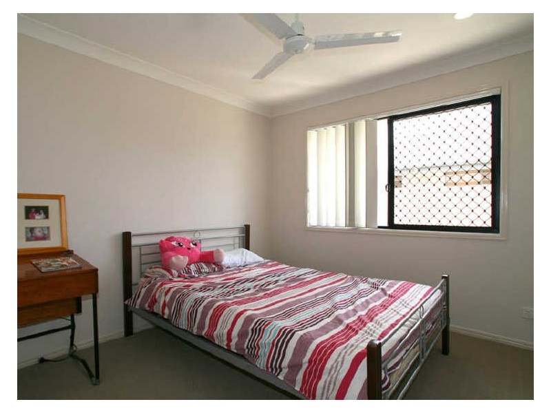 20 Middle Cove Court, Sandstone Point QLD 4511