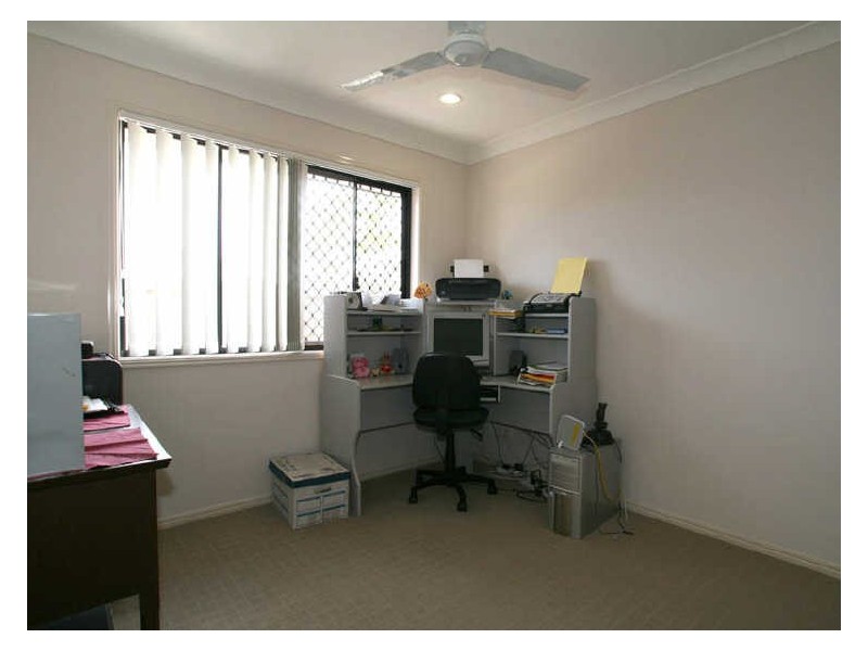 20 Middle Cove Court, Sandstone Point QLD 4511