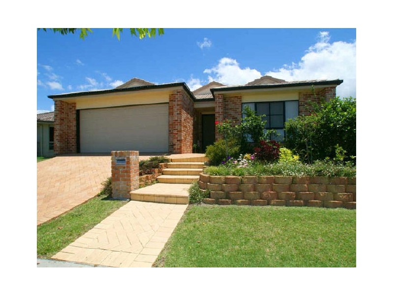 38 Corrimal Place, Sandstone Point QLD 4511