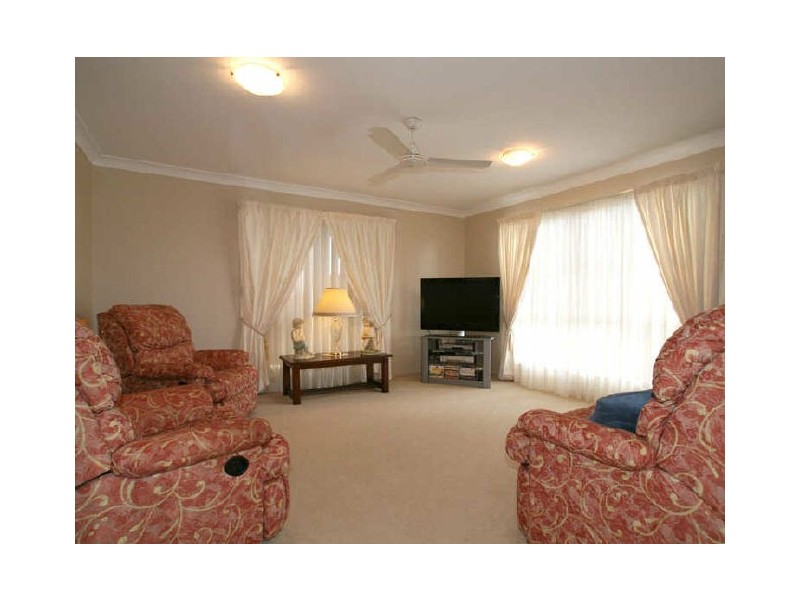 38 Corrimal Place, Sandstone Point QLD 4511
