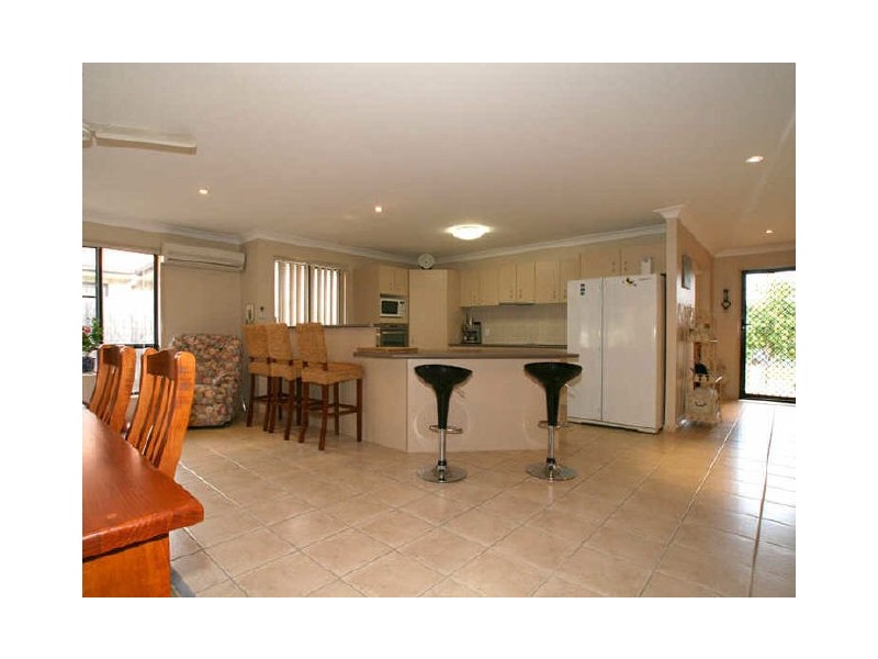 38 Corrimal Place, Sandstone Point QLD 4511