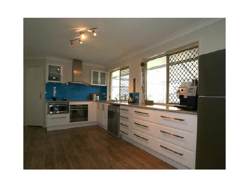 2 Collaroy Street, Sandstone Point QLD 4511