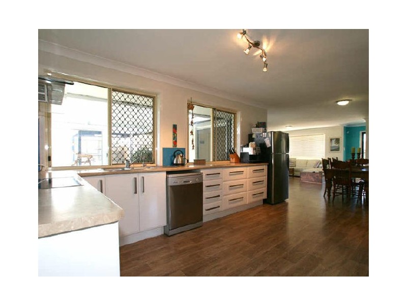 2 Collaroy Street, Sandstone Point QLD 4511