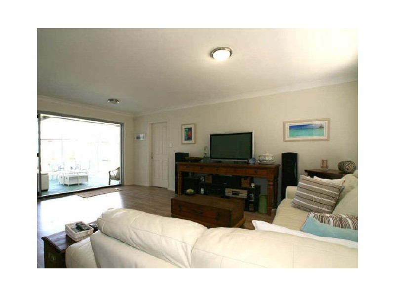 2 Collaroy Street, Sandstone Point QLD 4511