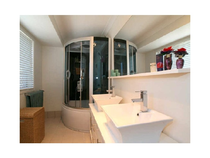 2 Collaroy Street, Sandstone Point QLD 4511