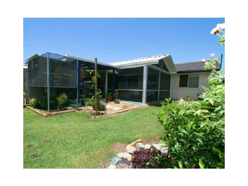 2 Collaroy Street, Sandstone Point QLD 4511