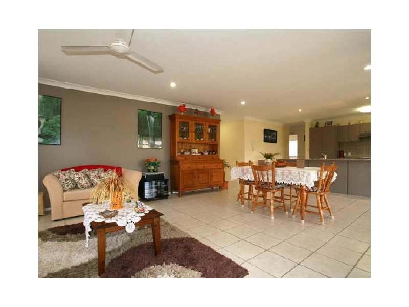 252 Bestmann Road, Sandstone Point QLD 4511