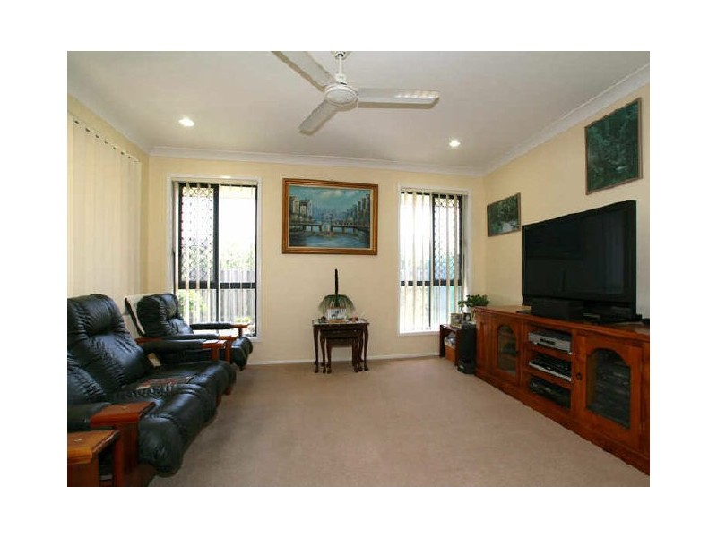 252 Bestmann Road, Sandstone Point QLD 4511