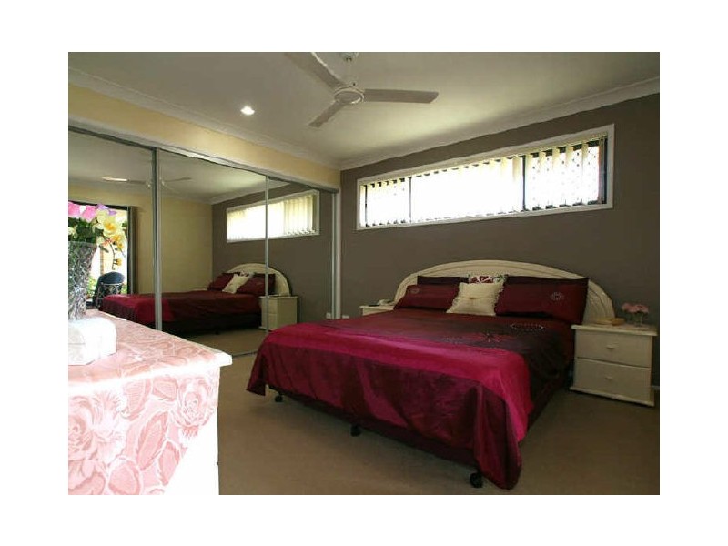 252 Bestmann Road, Sandstone Point QLD 4511