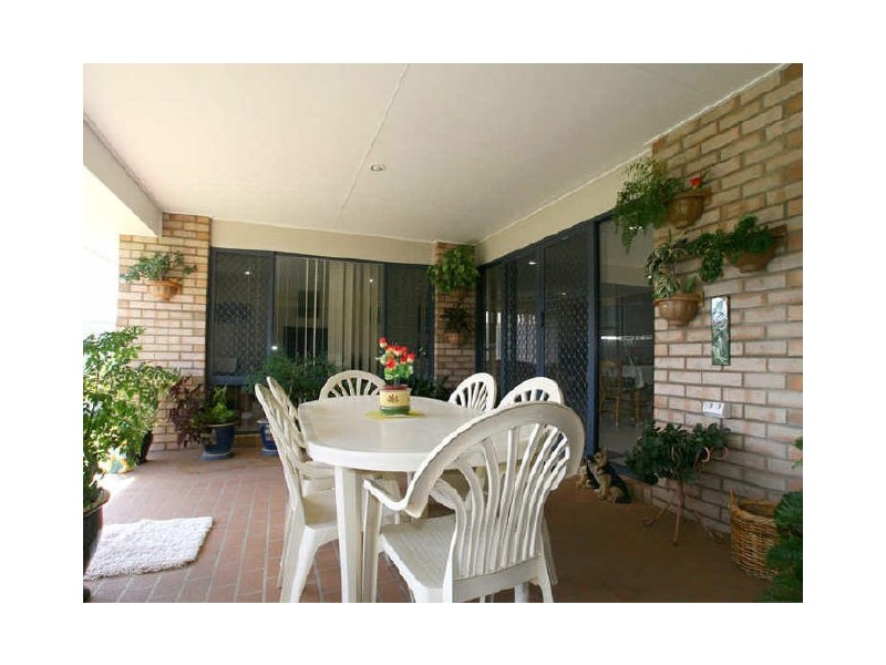 252 Bestmann Road, Sandstone Point QLD 4511