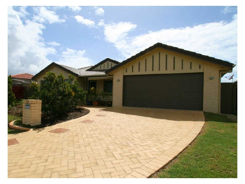 27 Reeders Street, Sandstone Point QLD 4511