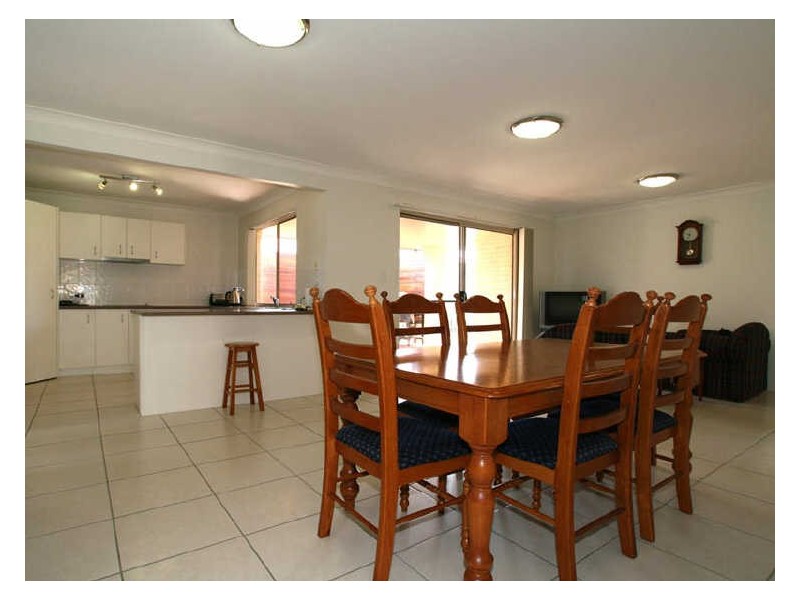 27 Reeders Street, Sandstone Point QLD 4511
