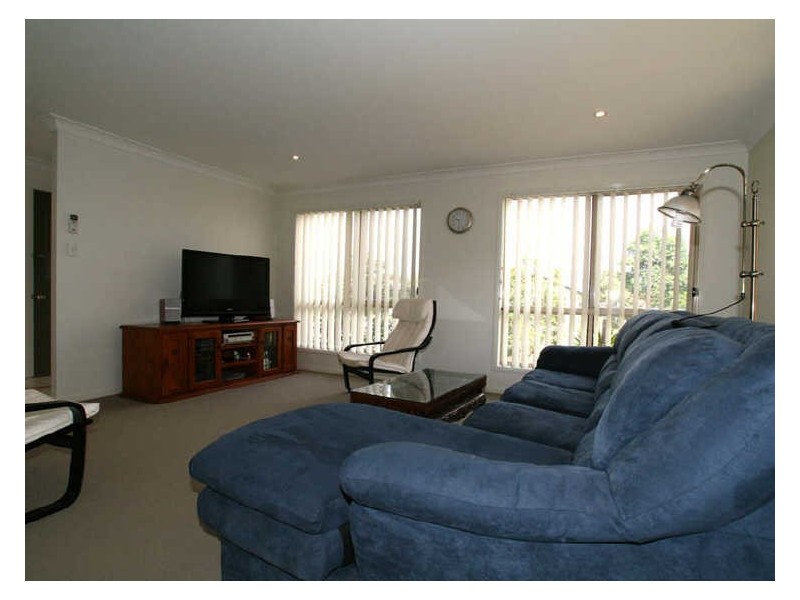 27 Reeders Street, Sandstone Point QLD 4511