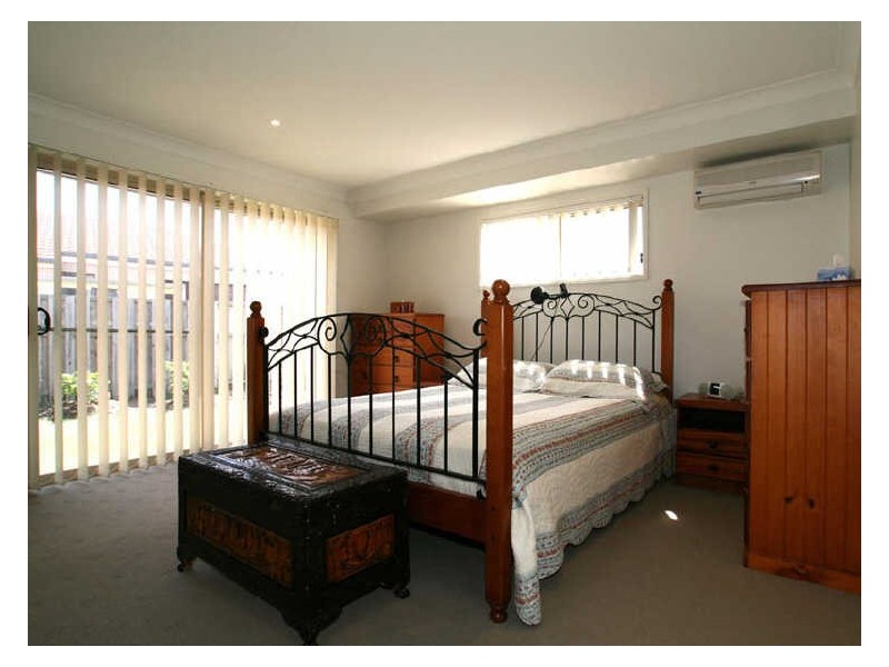 27 Reeders Street, Sandstone Point QLD 4511