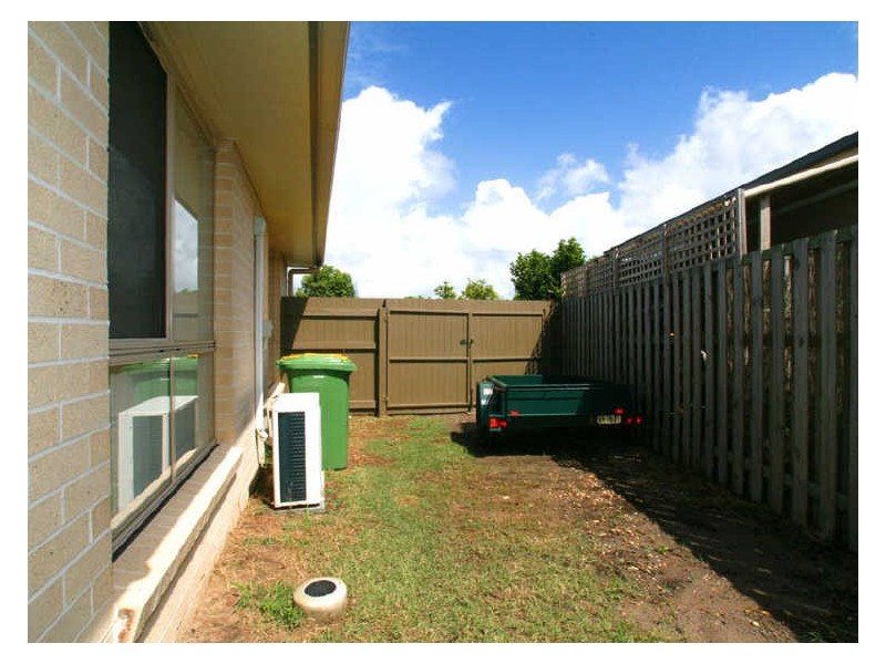 27 Reeders Street, Sandstone Point QLD 4511