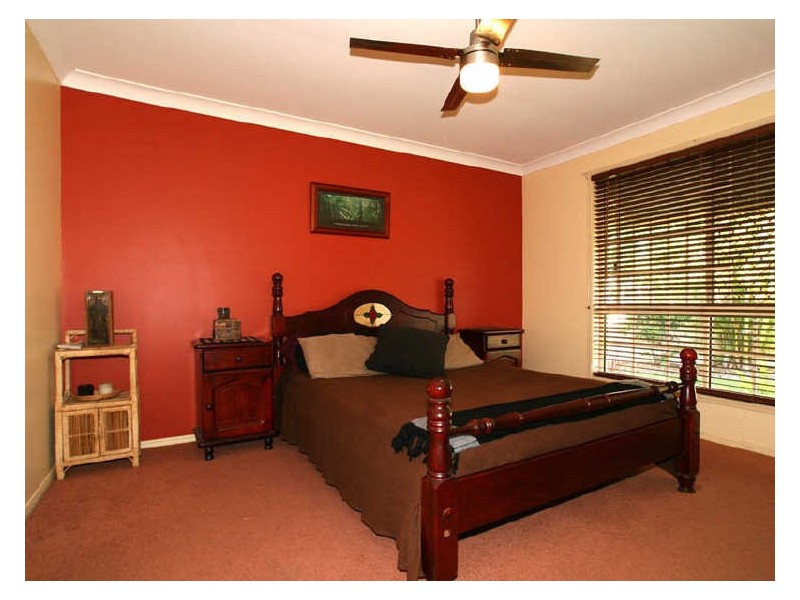 12 Queenscliff Court, Sandstone Point QLD 4511