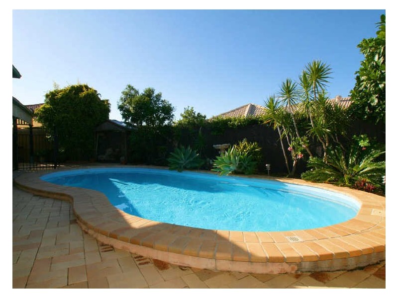 12 Queenscliff Court, Sandstone Point QLD 4511