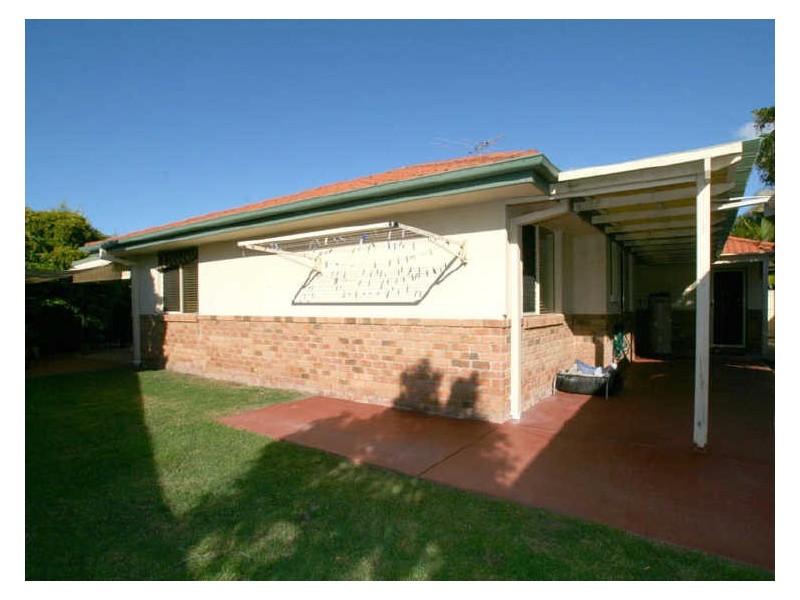 12 Queenscliff Court, Sandstone Point QLD 4511