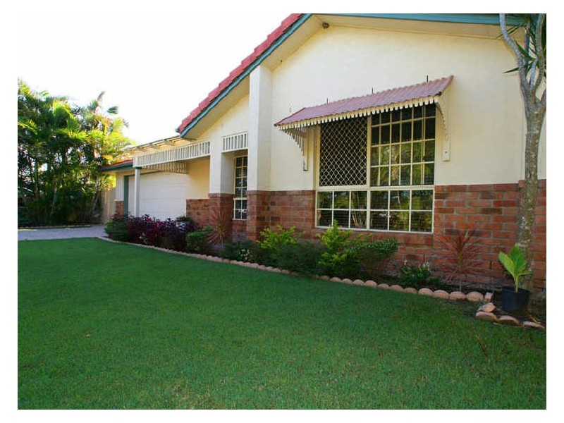 12 Queenscliff Court, Sandstone Point QLD 4511
