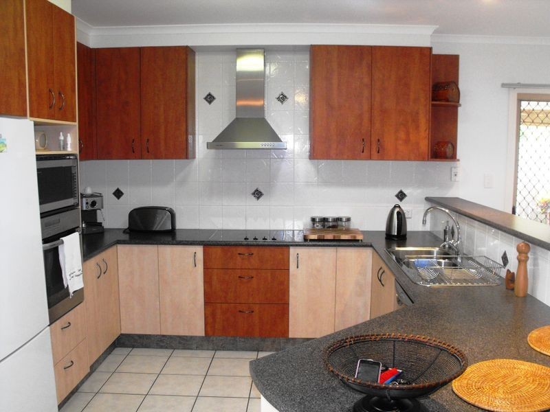 16 Scarborough Court, Sandstone Point QLD 4511