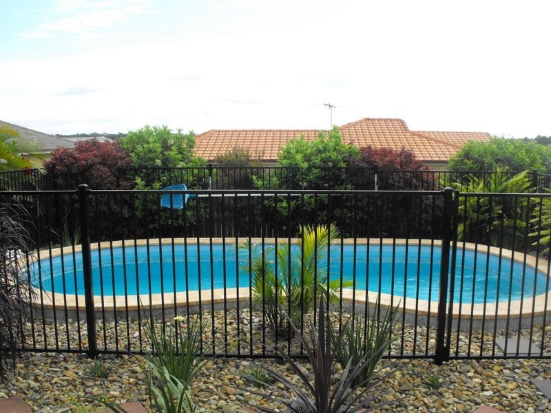 16 Scarborough Court, Sandstone Point QLD 4511