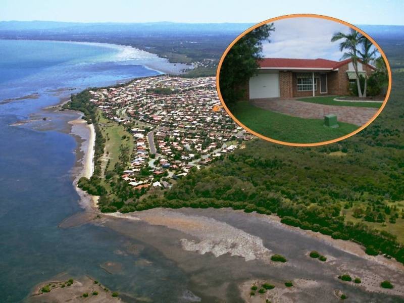 4 York Court, Sandstone Point QLD 4511