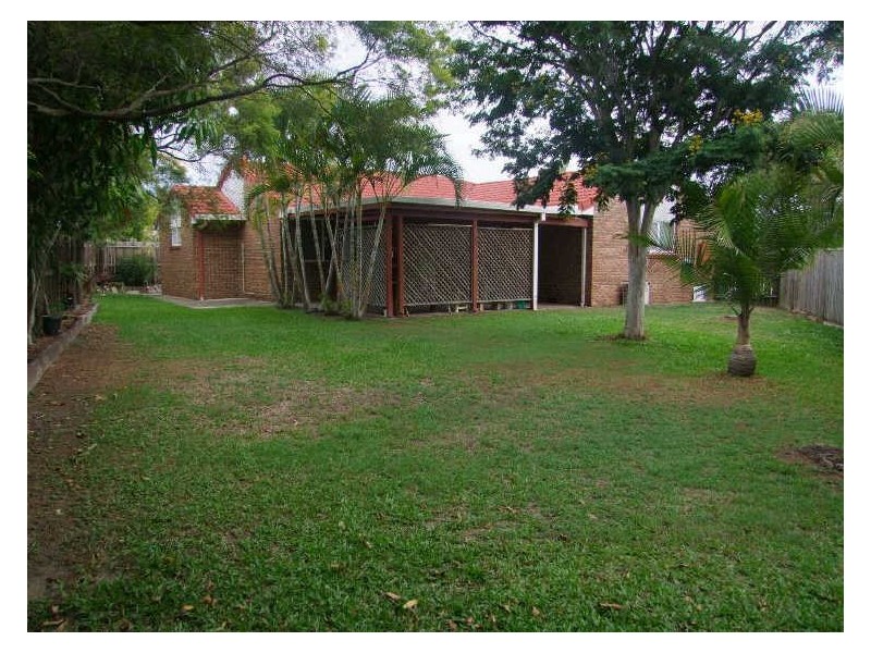 4 York Court, Sandstone Point QLD 4511