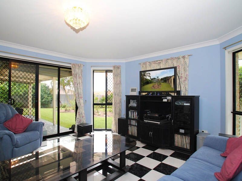 19 Monavale Court, Sandstone Point QLD 4511