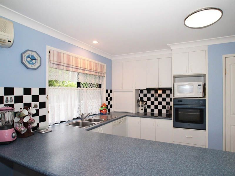 19 Monavale Court, Sandstone Point QLD 4511