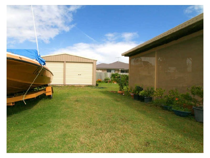 129 Carpenter Way, Sandstone Point QLD 4511