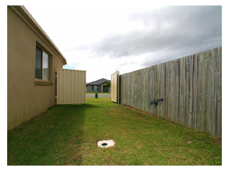 129 Carpenter Way, Sandstone Point QLD 4511