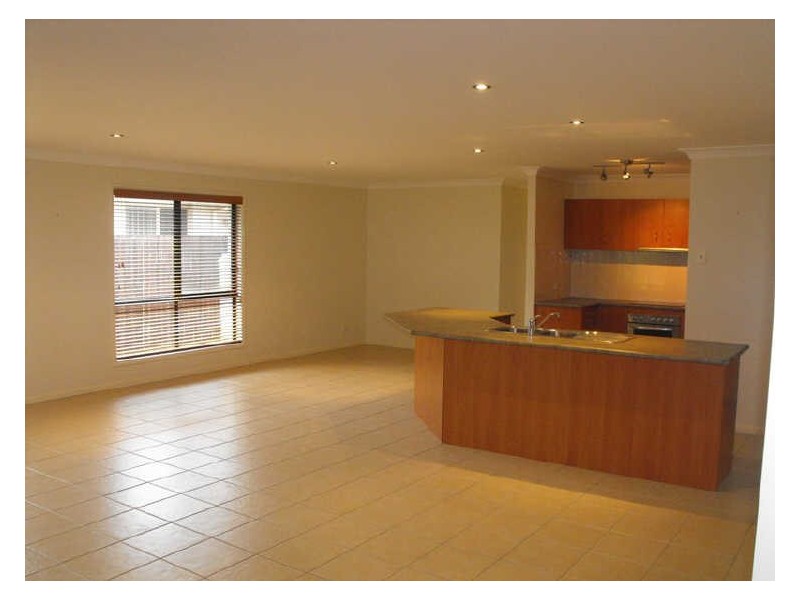 30 Corrimal Place, Sandstone Point QLD 4511