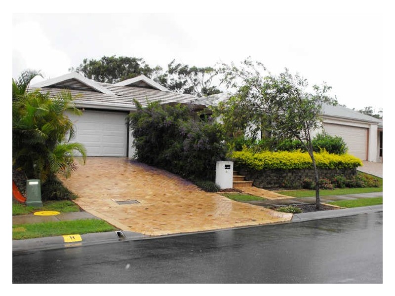 30 Corrimal Place, Sandstone Point QLD 4511