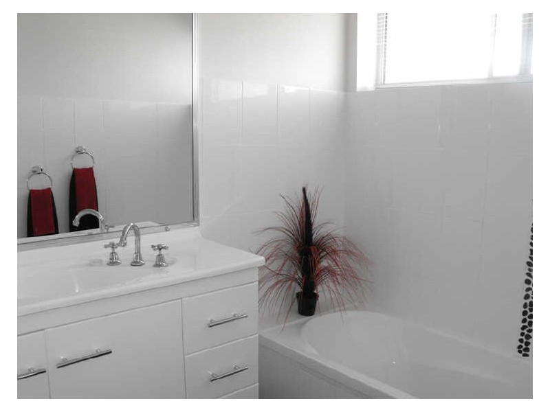 9B Spinnaker Drive, Sandstone Point QLD 4511