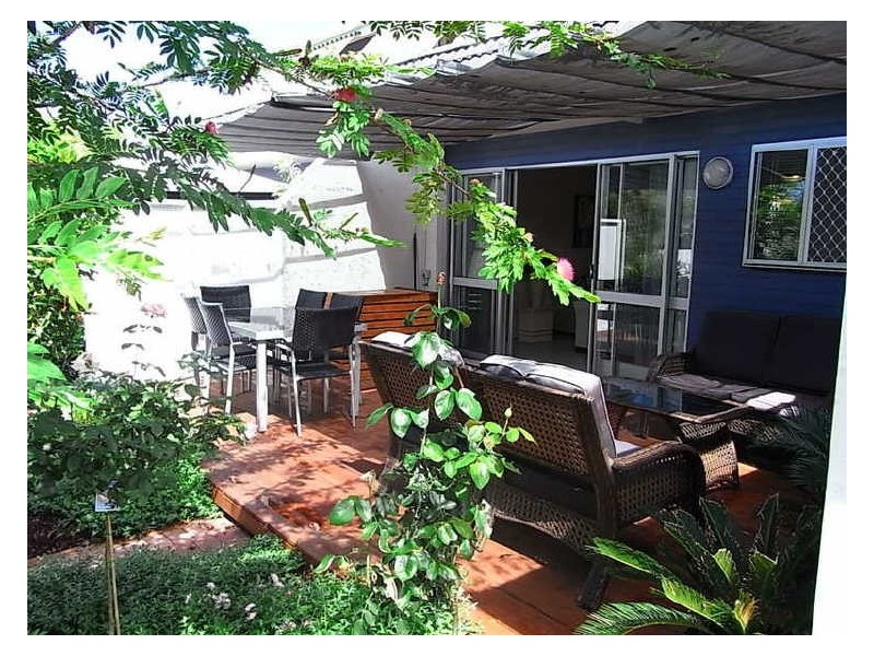 9B Spinnaker Drive, Sandstone Point QLD 4511