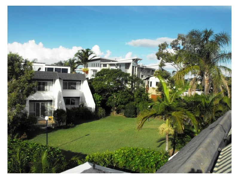 9B Spinnaker Drive, Sandstone Point QLD 4511